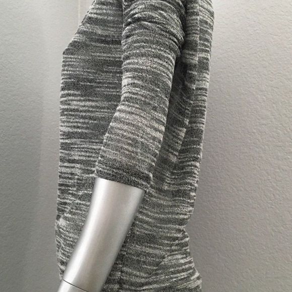 Bundle: Jumpsuit, shirt, bag, necklace and earring. - Picture 4 of 13